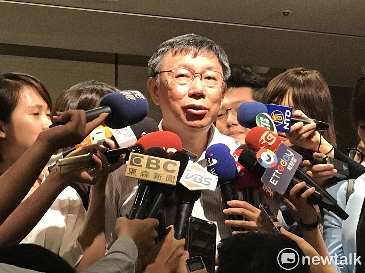 台北市長柯文哲今日嗆聲農委會副主委陳吉仲，連北農總經理吳音寧都搞不定了，「他的能力我看也是……哼～」冷哼一聲。 圖：曾薏伃 / 攝