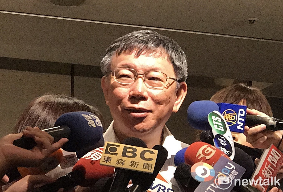 對於1元捐款獲2000元贈品，柯文哲說，台灣駭客好身手，應招聘。 圖：曾薏伃／攝
