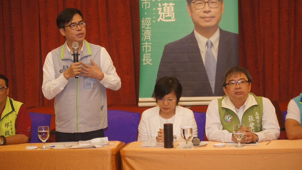 陳其邁感性說自己就住在新下里，左營在他的人生中佔了將近一半的歲月，意義格外特殊，他一定會做「最在地、最了解高雄、最會解決問題的市長」。 圖：陳其邁辦公室/提供