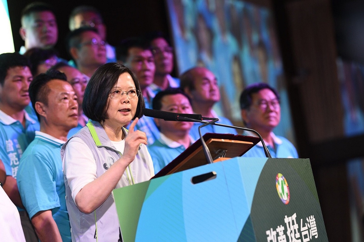 總統。民進黨主席蔡英文在「改革挺台灣2018候選人授旗誓師大會」上致詞。 圖：民進黨/提供