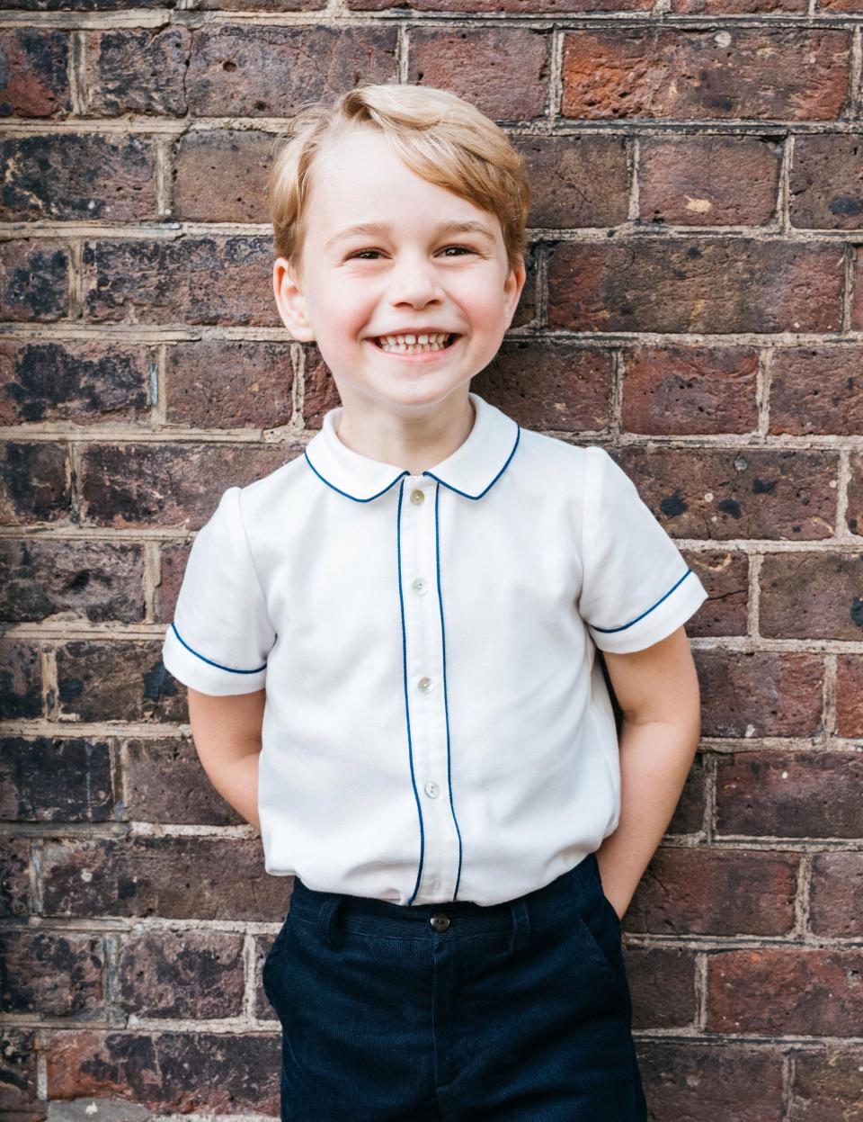 英國喬治王子剛過5歲的生日，王室發布最新照片，萌翻全球。 圖：翻攝英國王室IG