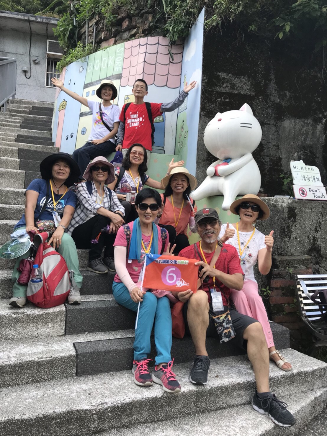 跟著導覽志工的腳步，暢遊5大車站周邊的私房景點。 圖：新北市政府提供