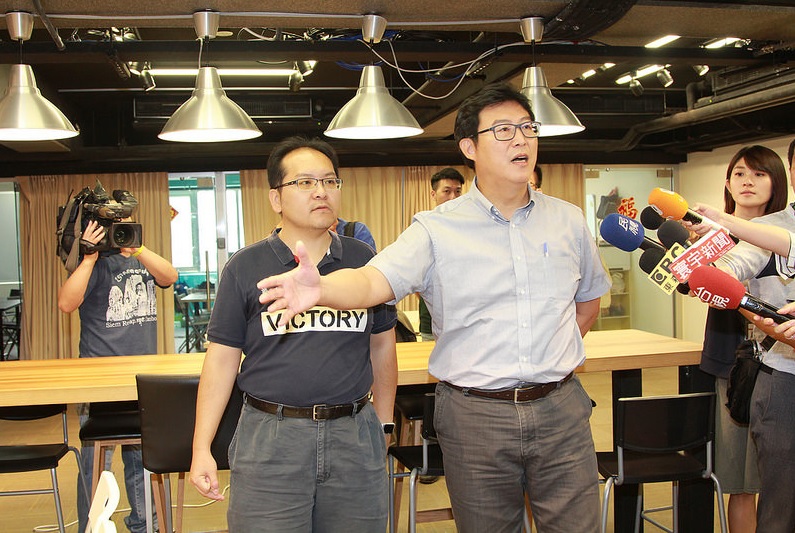 CLBC八德大船艦與創辦人林育正表示，「共同工作空間」業者在台北遇到的困境，以及目前空間產業的狀況，最大的問題在尋覓辦公空間遇到的適法性。 圖：姚文智辦公室／提供