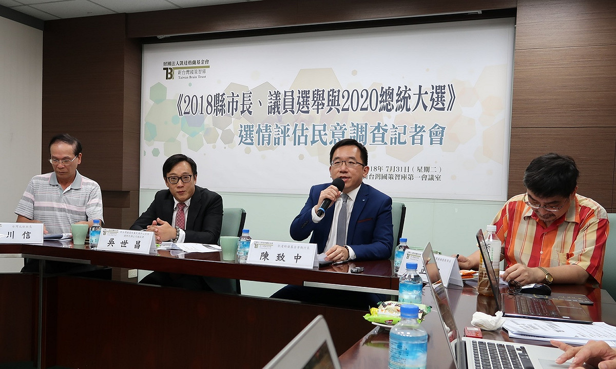 新台灣國策智庫31日發表最新民調，在政黨推出的人選中，縣市長候選人支持度與縣市議員候選人支持度竟出現不同調的情況。 圖：林朝億/攝