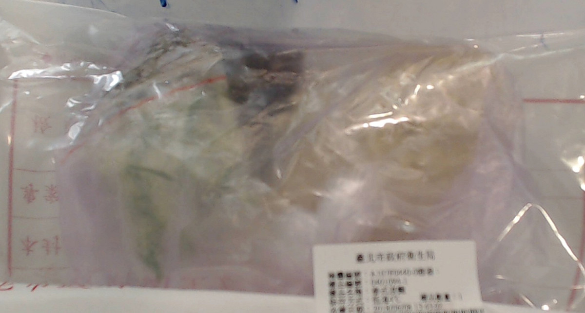 衛生局提醒民眾，在購買時，注意環境整潔的店家，購買冷藏的較佳。 圖：台北市衛生局/提供