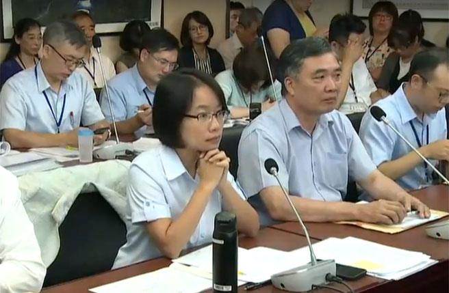 吳音寧昨天將到台北市議會報告，堅持照體制法規「只報告不備詢」。 圖：翻攝直播