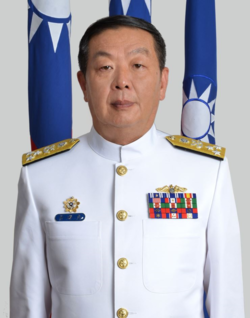 海軍司令黃曙光向黃媽媽鄭重承諾，在他任內「一定會代表海軍跟妳公開道歉」。 圖：翻攝自維基百科