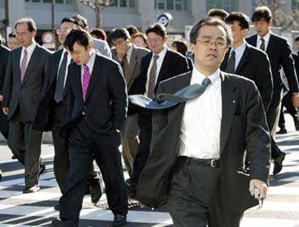 勞動部勞動條件及就業平等司副司長黃維琛今天指出，預計6日將會公告第2波鬆綁7休1名單，屆時包含媒體業等9行業10種情況，只要再通過勞資會議通過等程序，就可連上12天班。 圖 : 翻攝自網路