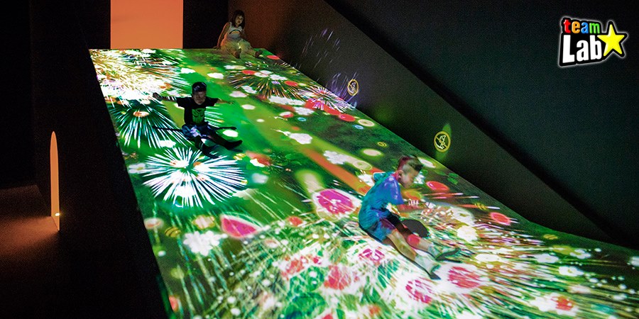 今年兒藝節不只有怪獸，還邀請日本teamLab《滑梯水果園》，讓大小朋友體驗前所未有的視覺、觸覺體驗！ 圖：翻攝自我的新北市FB