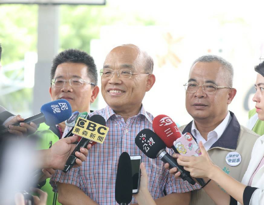 蘇貞昌今早反駁新北市府，指朱立倫讓公務員在假日增加工作負擔、違反行政中立。 圖：蘇貞昌選辦/提供