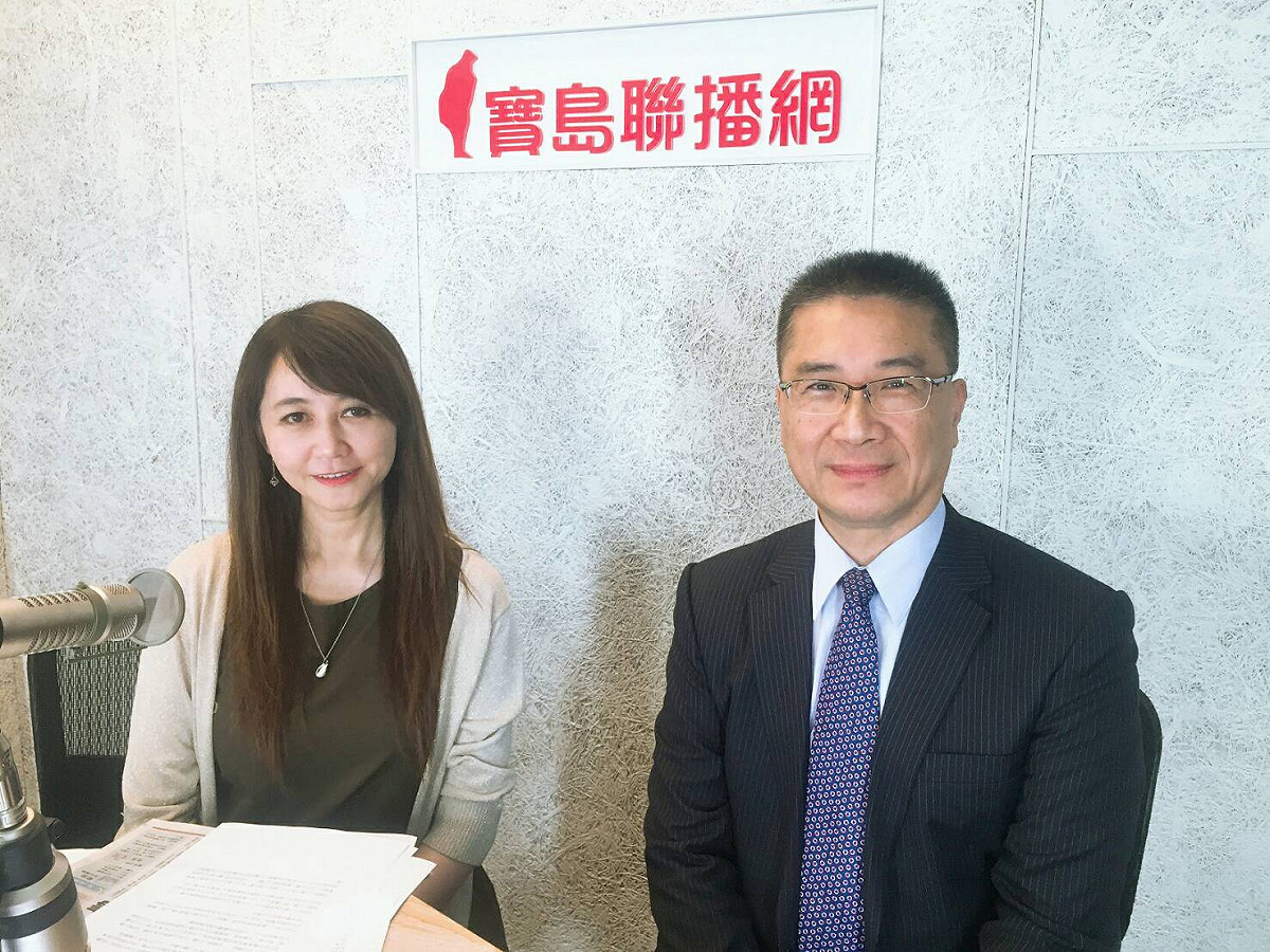 內政部長徐國勇今（6）日上午接受寶島聯播網「超級報報」節目主持人簡余晏的專訪。 圖：寶島聯播網提供