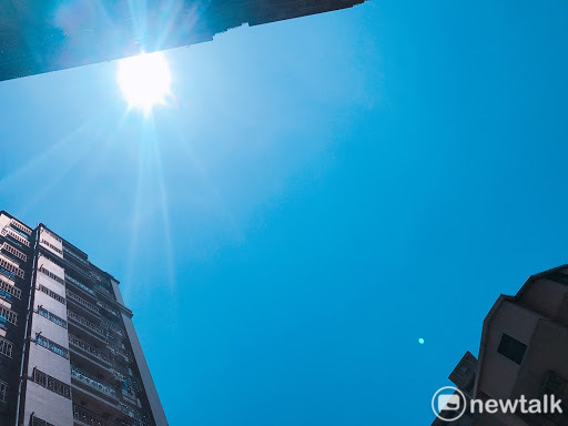 炎炎夏日又來到，不少民眾都開始更注重防曬。 圖：新頭殼資料照