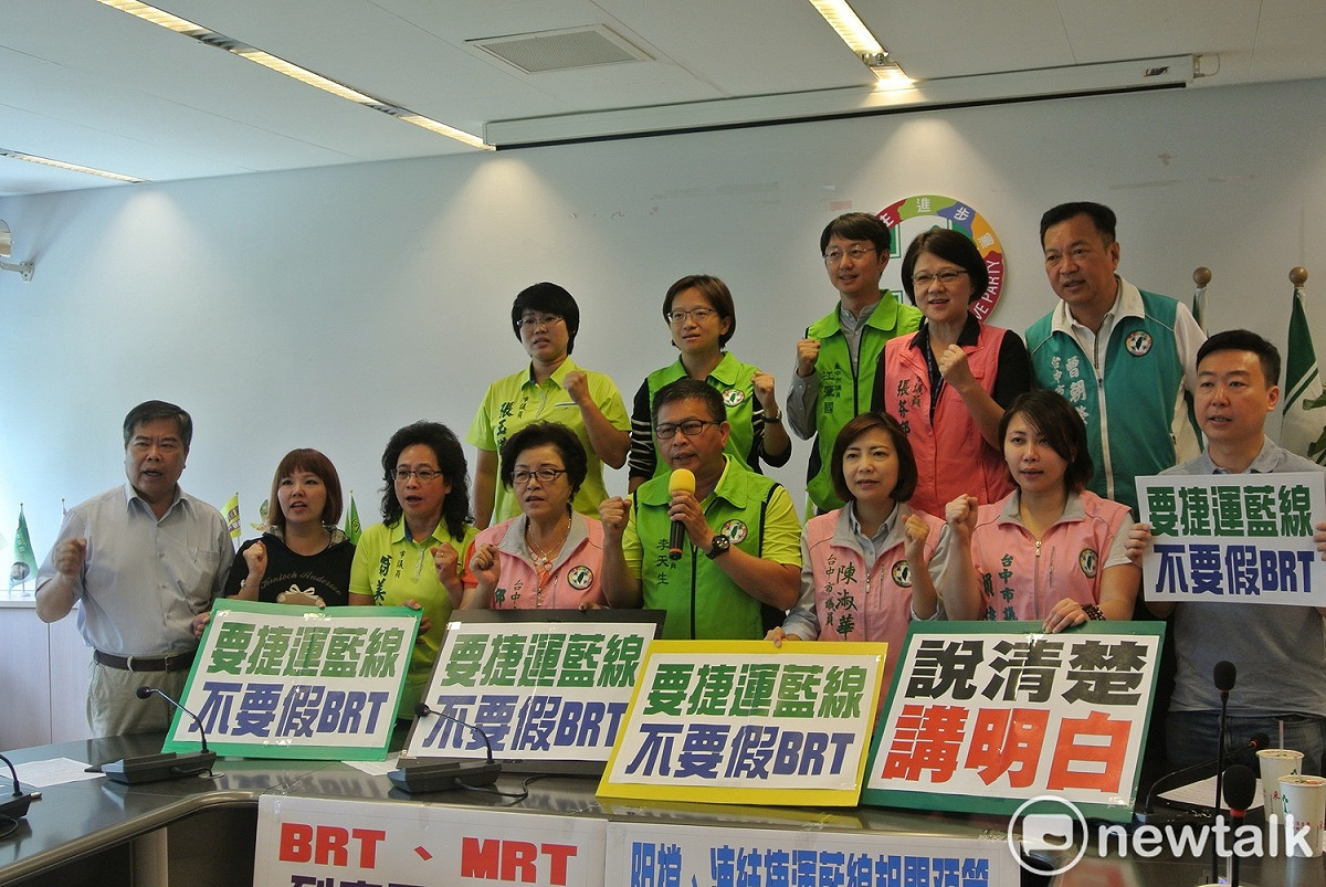 民進黨團指盧秀燕是跳針立委，要她說清楚講明白。 唐復年/攝