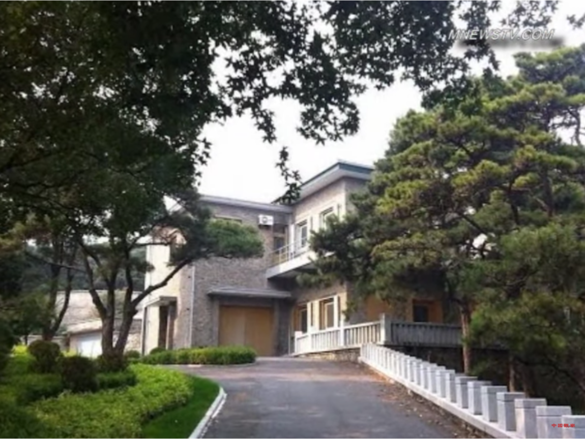 在那段風聲鶴唳的日子裡，由於人身安全深受威脅，習近平在北戴河有200名伴游保鑣護駕，他所住的0號別墅也加裝了防彈玻璃，以測安全。 圖：翻攝自Youtube
