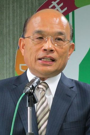 蘇貞昌於今(8)日接受中央社專訪表示，侯友宜經常開一些空頭支票，跟民眾宣稱他當選後會要做什麼。 圖：翻攝自維基百科