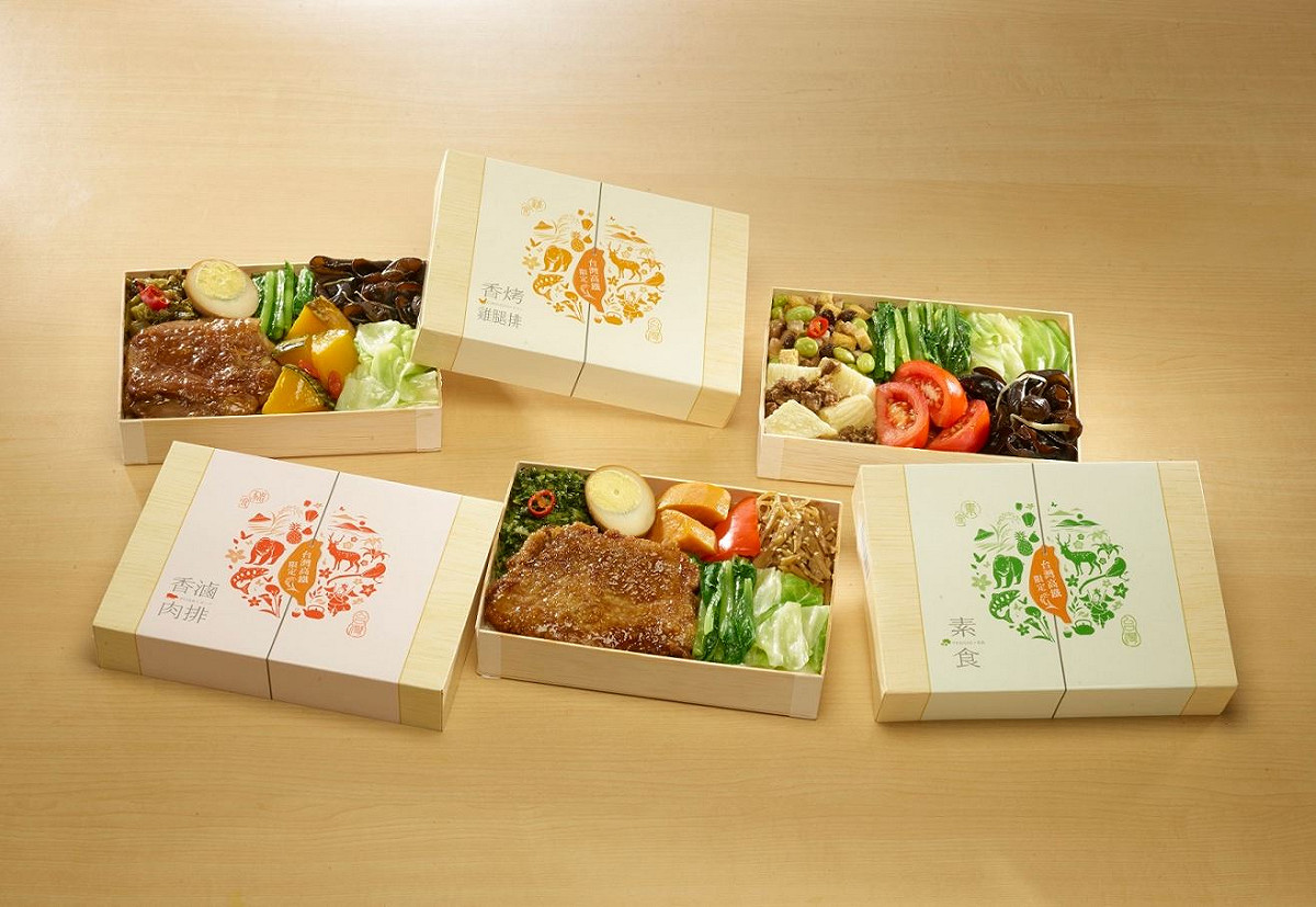 台灣高鐵公司配合「2018台灣美食展」舉辦，特別於展場販售三款9月份新包裝美味的高鐵便當。 圖：高鐵提供