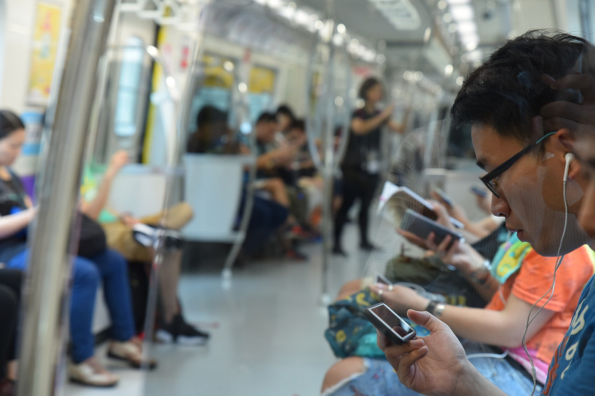 桃園捷運公司希望民眾可以真正在捷運上欣賞電影。 圖：桃捷提供