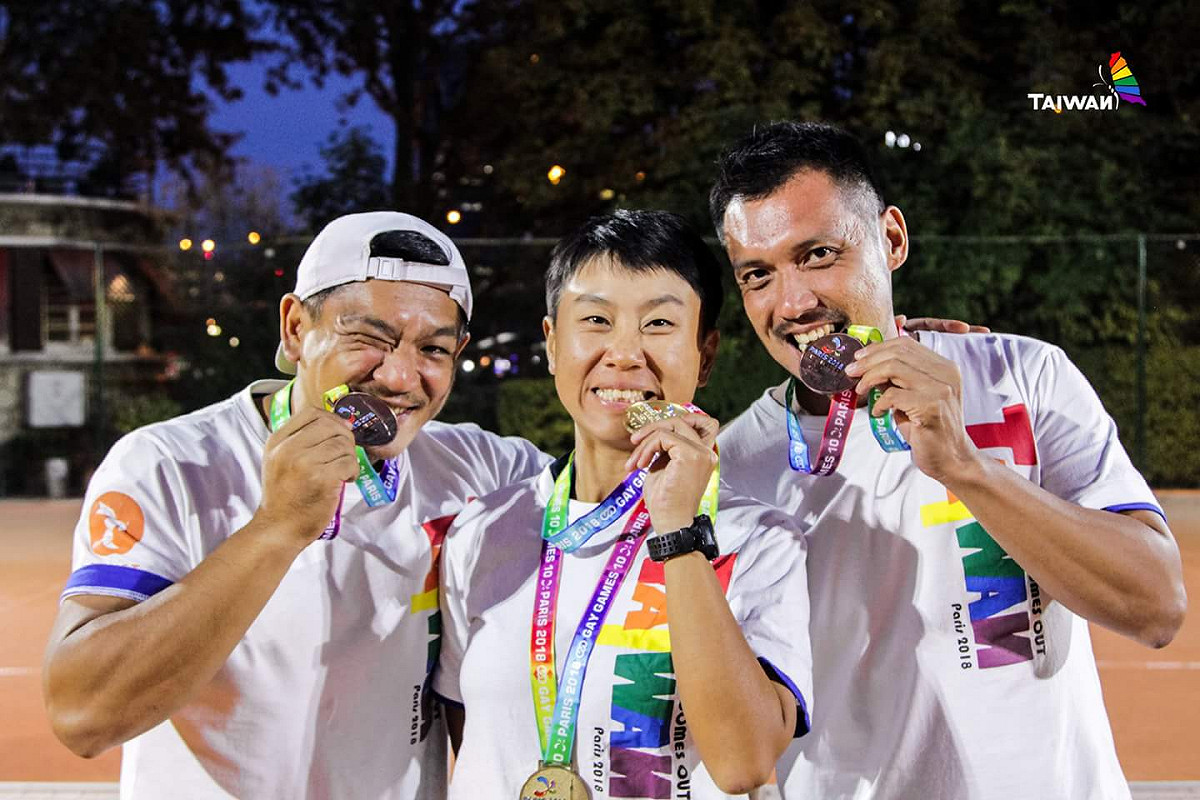 第10屆同志運動會在巴黎舉行，台灣首度組隊參加，總成績10金5銀3銅，比預期更好，榮譽團長祁家威希望，透過展現運動實力，有利於台灣爭取2026年同運會主辦權。 圖：翻攝自台灣同運會臉書