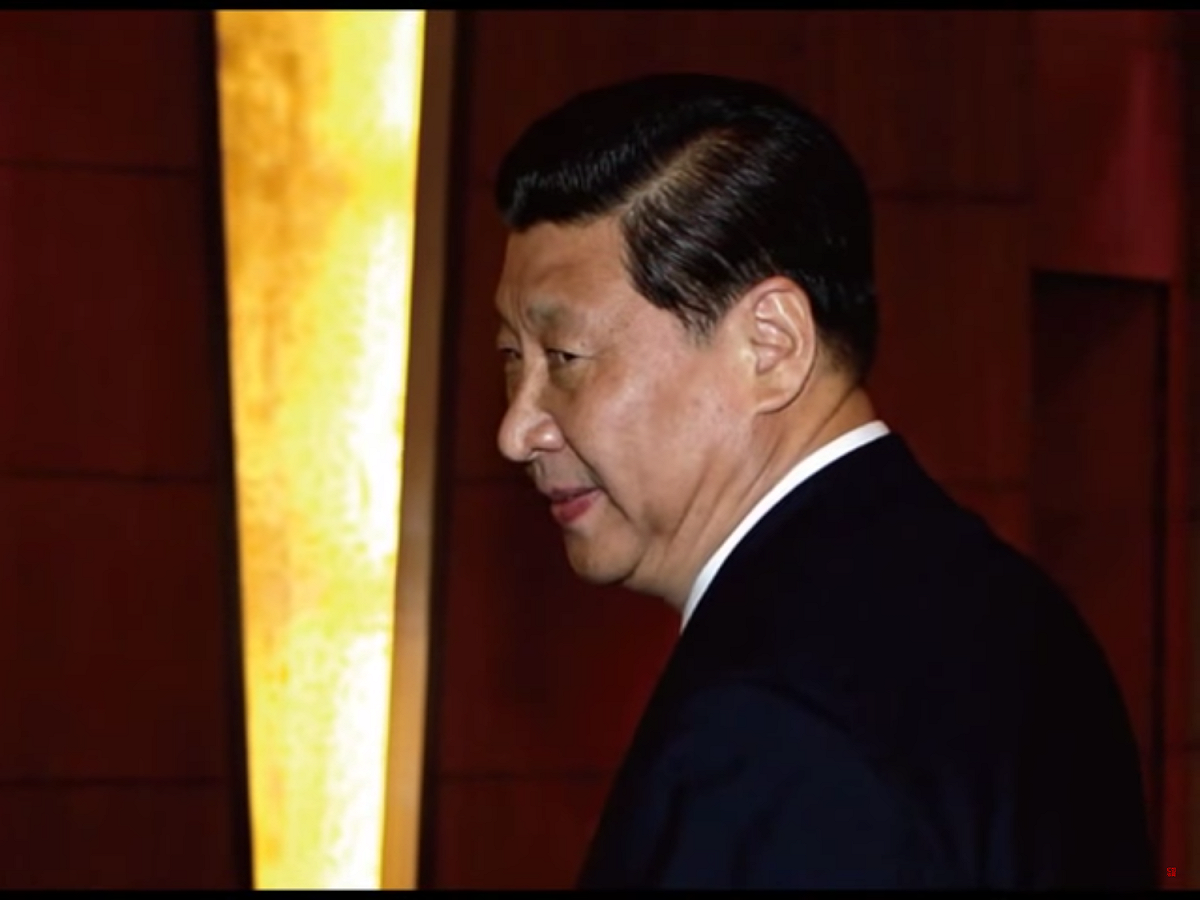 本年度的北戴河之夏，是習近平第二任期的第一個「暑假」。海外媒體形容，「看似」風平浪靜，但是，習近平一旦回到中南海，等待他的「驚濤駭浪」，是不是才會真正「撲面而來」？ 圖：翻攝自Youtube