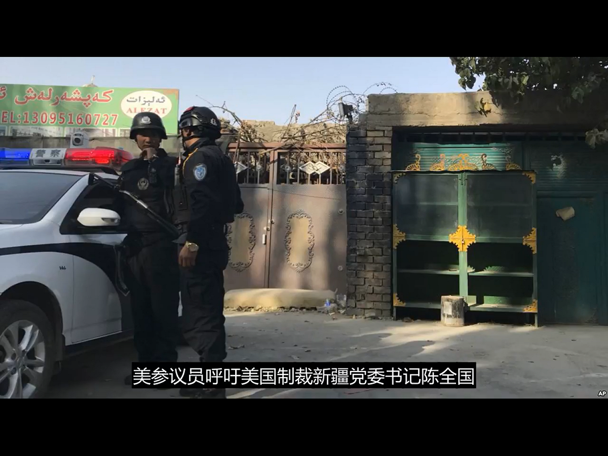 在全世界的穆斯林本週以禱告和舉辦開齋節慶祝齋戒月結束的同時，新疆最近有數十座清真寺遭摧毀，突顯出維吾爾人和其他少數民族在大量警力部署下所面臨的壓力日增。 圖：翻攝自Youtube
