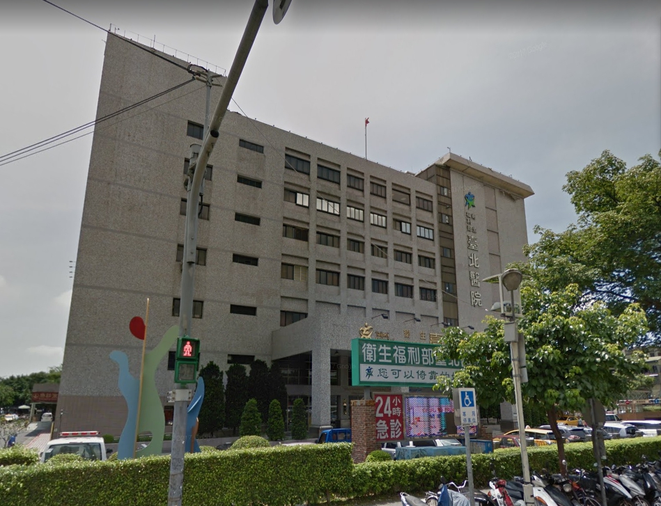 位於新莊的衛服部台北醫院凌晨驚傳火警，共有14人無生命跡象，9人輕重傷。 圖：翻攝Google Map