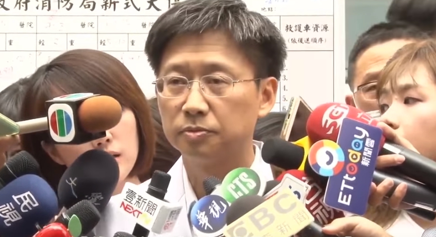 台北醫院副院長林三齊今中午出面說明情況，對家屬、社會大眾道歉，更強調院方沒有延誤通報。 圖：葉宜哲/攝