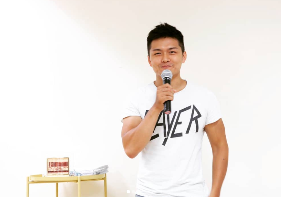 張祐銓日前參與社區餐會時，被現任議員在台上點名「我接棒參選的女兒是留美碩士，比你優秀」。 圖：張祐銓IG