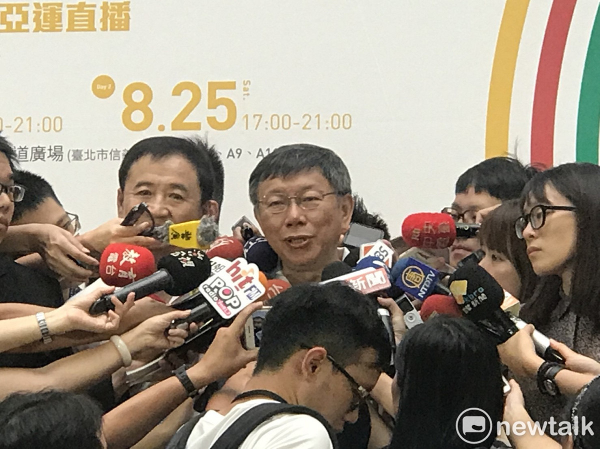 台北市長柯文哲遭爆四年前積欠選辦工讀生的薪水，對此他則回應，詳細並不清楚，但只要看一下帳冊就知道。 圖：曾薏伃 / 攝