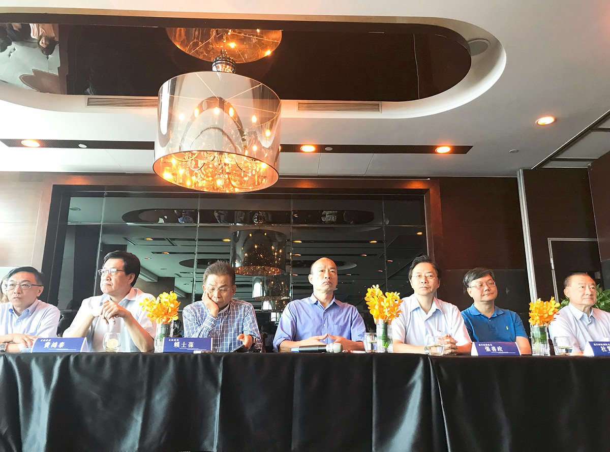 民進黨高雄市黨部執行長林展鴻表示，韓國瑜將其所謂最重要的財經政策發表會會場刻意設在「台北101大樓」，其天龍人高傲的心態與對高雄的睥睨就隱藏在這些細節裡。 圖：趙婉淳/攝
