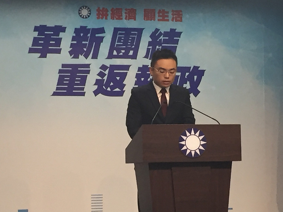 國民黨發言人洪孟楷下午轉述中常會內容。 圖：趙婉淳／攝