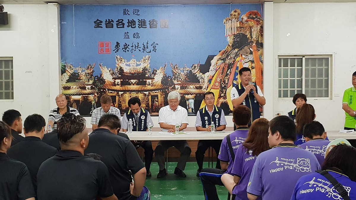 民進黨籍的雲林縣長李進勇每天馬不停蹄的舉辦多場「正直顧雲林」座談會。 圖 : 李進勇競選辦公室/提供