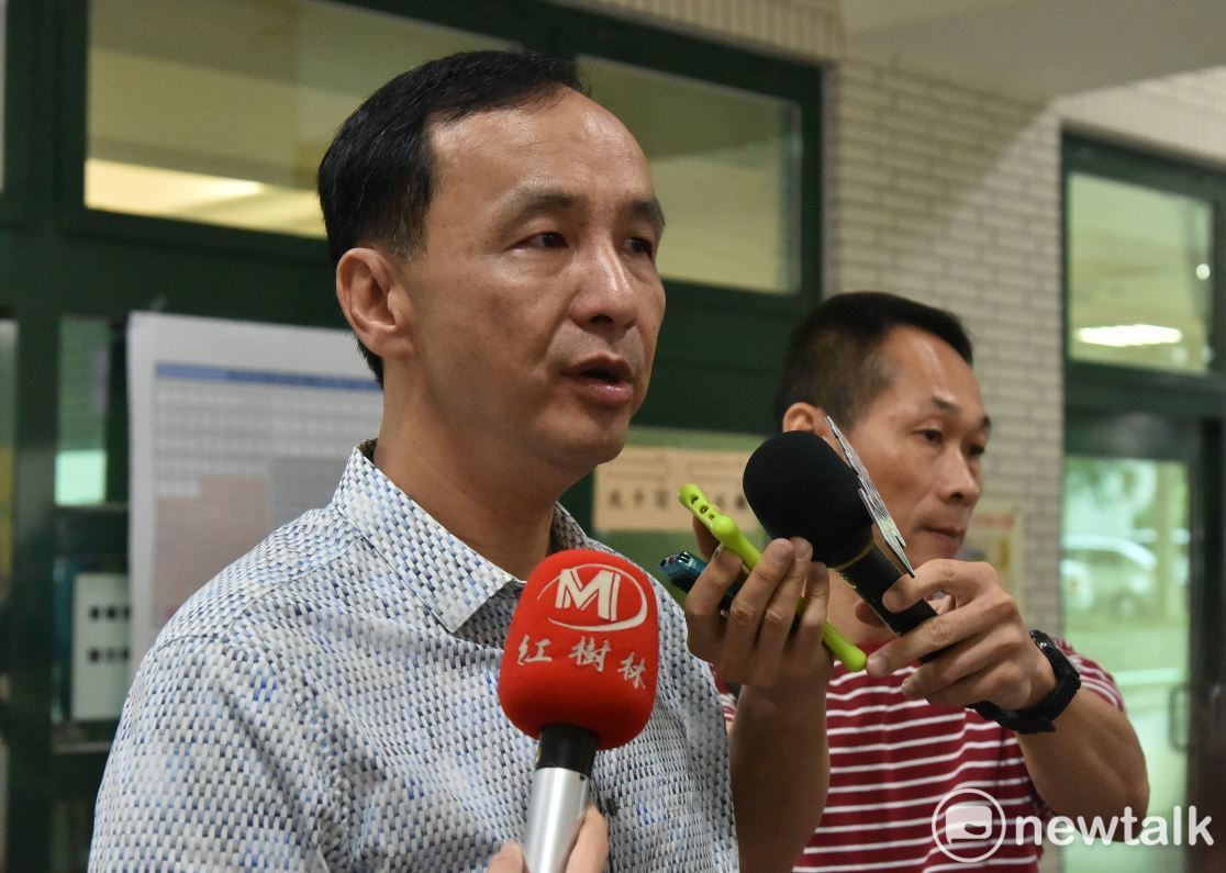 對於深澳燃煤電廠興建責任，朱立倫回應「到底行政院決定是什麼，就由賴院長或者是蔡總統負起責任吧。」 圖：林昀真/攝