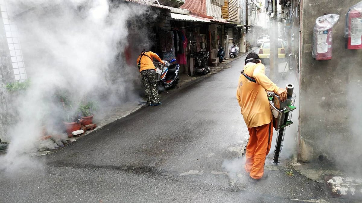 台中市政府呼籲，民眾應勤加清除積水容器，讓登革熱疫情有效降低。 圖：新頭殼資料照片