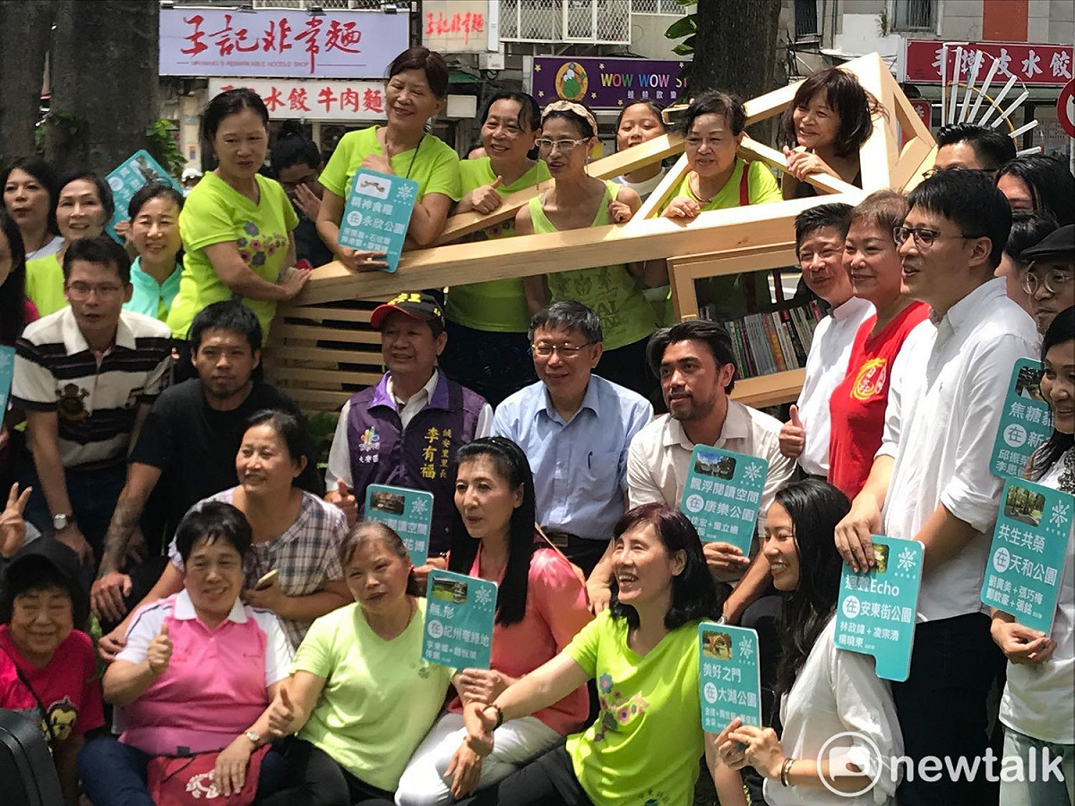 台北市長柯文哲今日出席出席「城市公園綠地遇見美好閱讀空間快閃活動」。 圖：周煊惠 / 攝