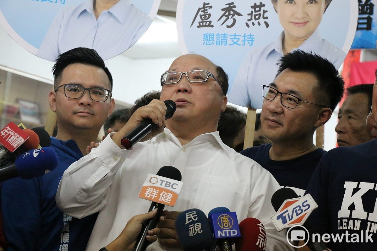 黨內多個「太陽」的動向，胡志強指出，颱風預報都來了，還有太陽嗎，不要再想太陽的事，有8個太陽天氣也不太好。 圖 : 唐復年/攝(資料照片)