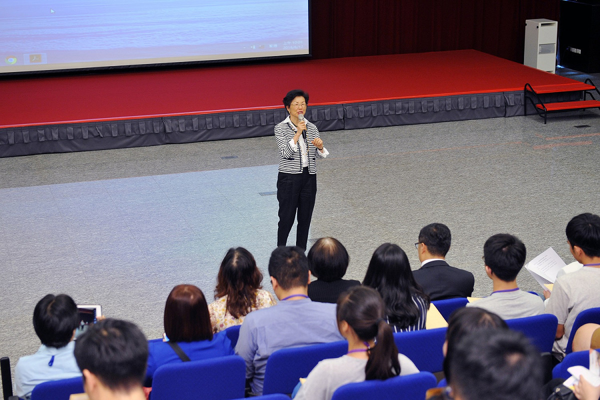 海基會、陸委會於今(17)日在海基會大樓合辦第二場次「赴陸求學面面觀」研習營，海基會董事長張小月致詞，鼓勵台生保持信心。 圖：海基會提供