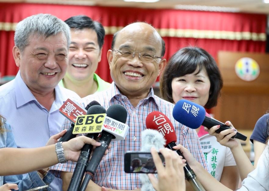 蘇貞昌說他有準備七夕情人節的驚喜給太太，「但不能先講，先講就不會驚喜了。」 圖:蘇貞昌競選辦公室/禔供