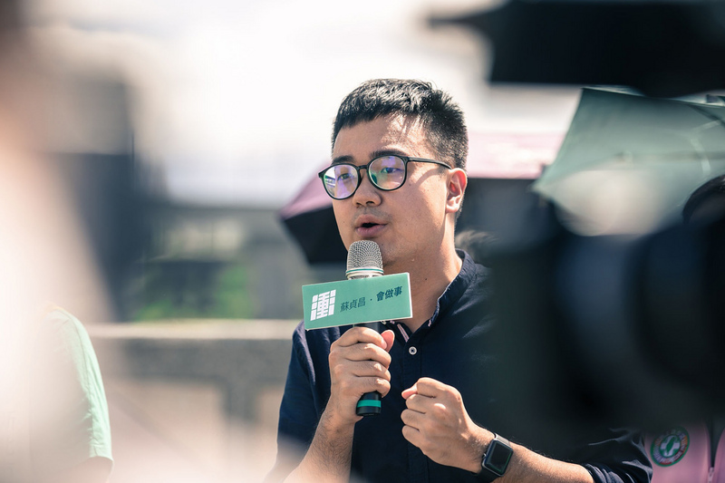 民進黨新北市長參選人蘇貞昌競選辦公室發言人黃韋鈞是八年級生，過去曾參加過太陽花學運，退伍後到民進黨立委蘇巧慧辦公室幫忙，因緣際會下才到蘇貞昌競選團隊。 圖：黃韋鈞提供