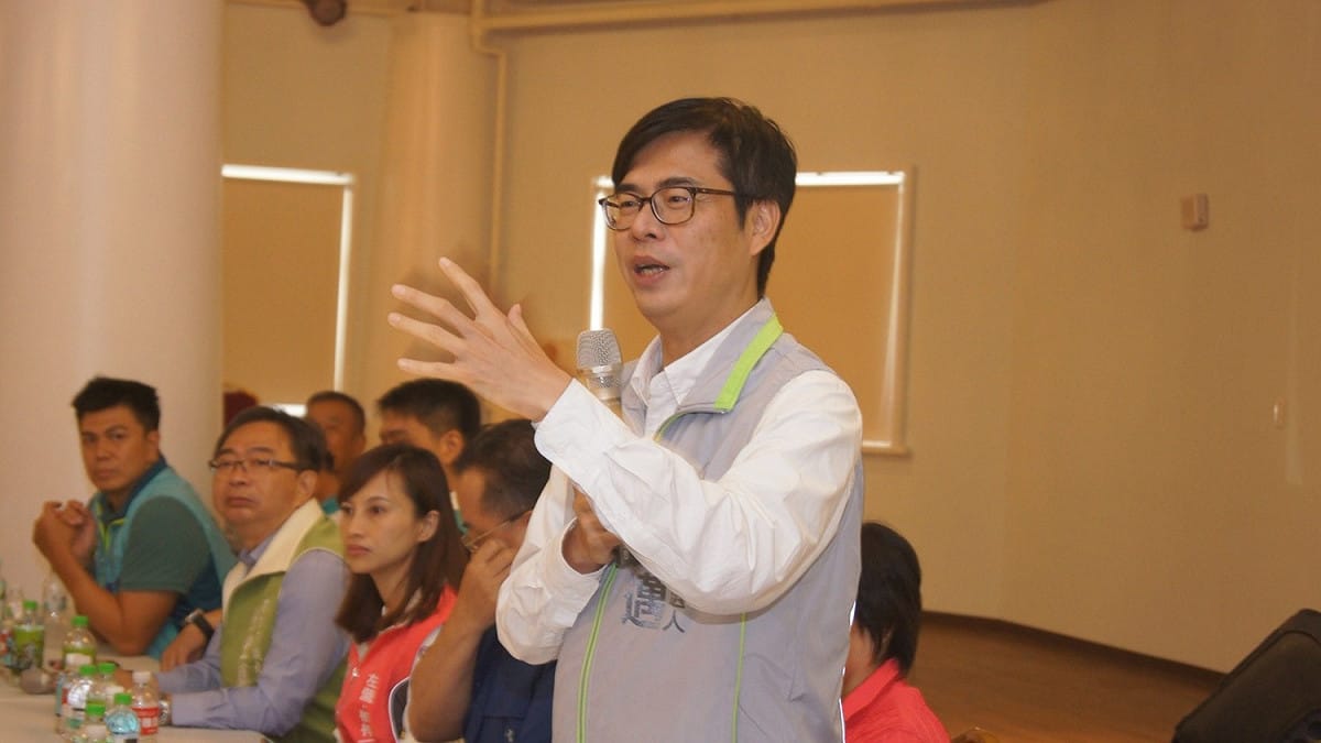 陳其邁說，前幾天賴清德院長南下，宣布橋頭科學園區起動，未來將串連南部科技走廊，預估創造六千億產值，帶來超過三萬個就業機會，成為全世界最有價值的半導體聚落。 圖：陳其邁辦公室/提供