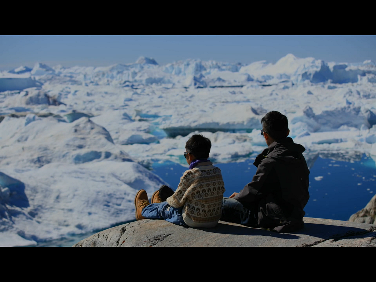 格陵蘭島（Greenland）是世界第一大島，面積約220萬平方公里，位於大西洋和北極海之間，約8成土地在北極圈內，人口5萬6000，名義上隸屬丹麥王國，但享有自治權。 圖：Youtube