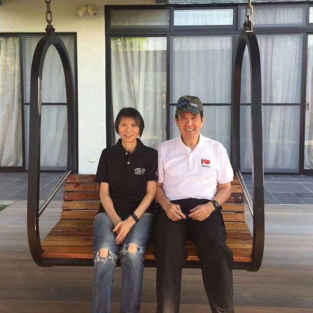 馬英九在臉書與IG貼出與周美青同遊台東的照片。 圖：翻拍自馬英九臉書