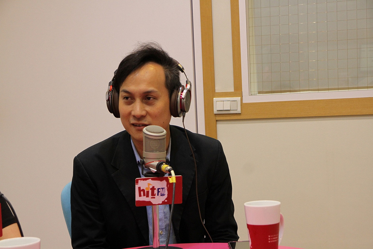國民黨新北市議員葉元之解讀《蘋果》最新民調，指韓國瑜、郭台銘民調下滑，朱立倫小幅上揚。但嚴重的警訊是，整體來看國民黨與民進黨支持度逐漸拉近，甚至國民黨最強的韓國瑜，對上賴清德，只有領先0.4%，是有史以來最小的差距。 圖：Hit Fm《蔻蔻早餐》製作單位/提供(資料照片)