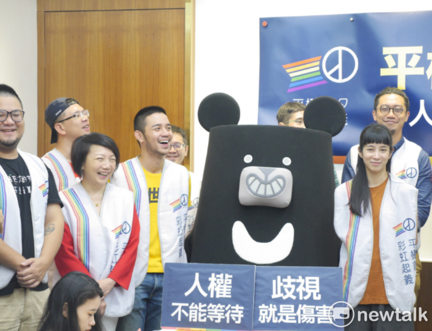 台灣吧黑啤現身力挺，相當引人注目。 圖：聶良恩/攝