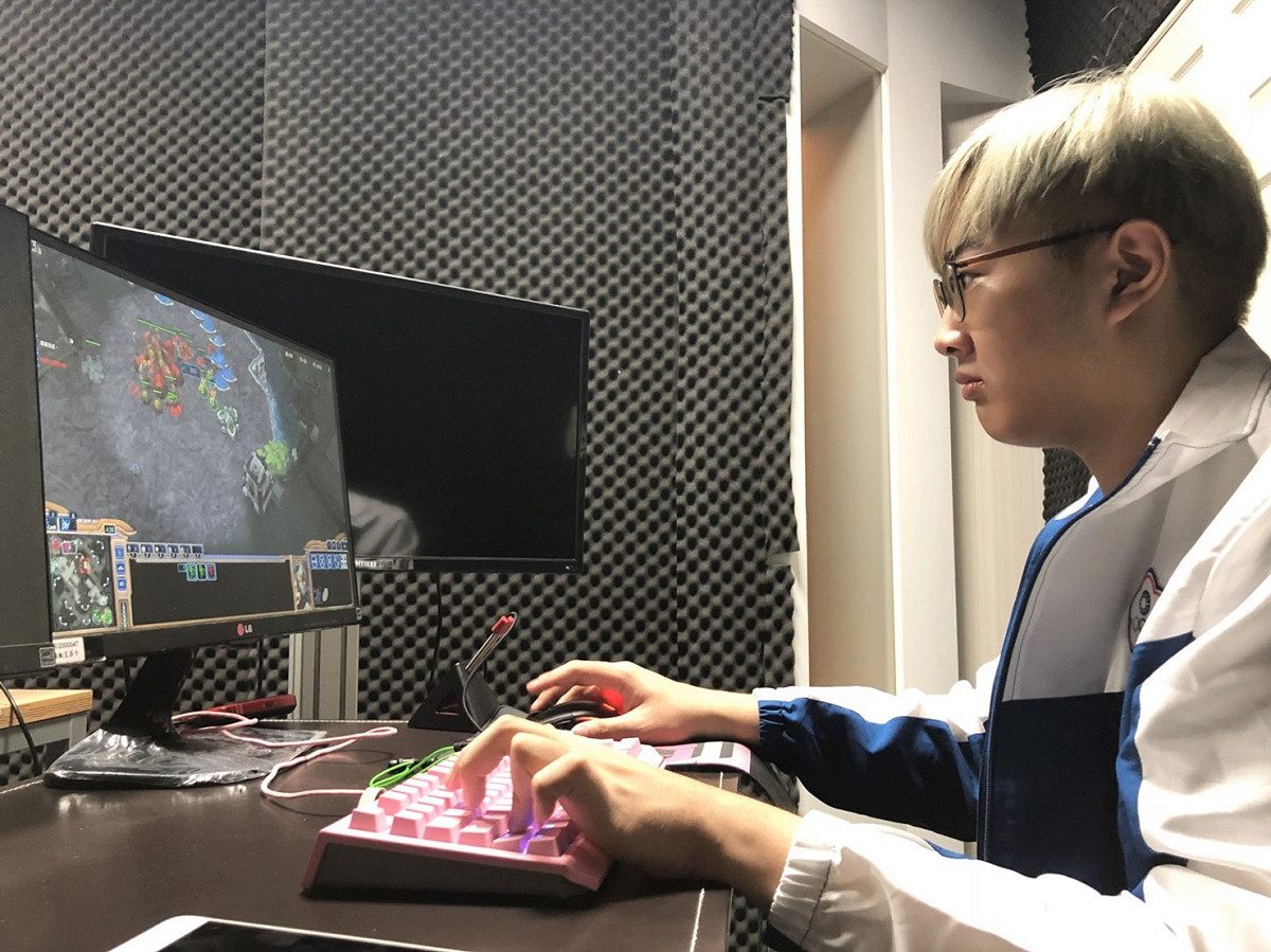 面對即將到來的亞運，Nice專注練習。 圖：AfreecaTV提供