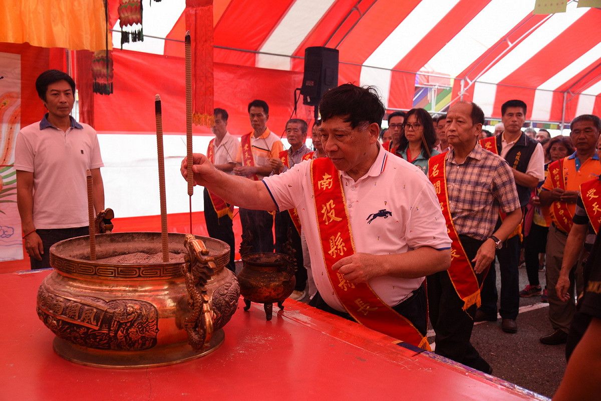 南投縣副縣長陳正昇擔任受天宮中元普渡的主祭官。 圖：南投縣政府提供