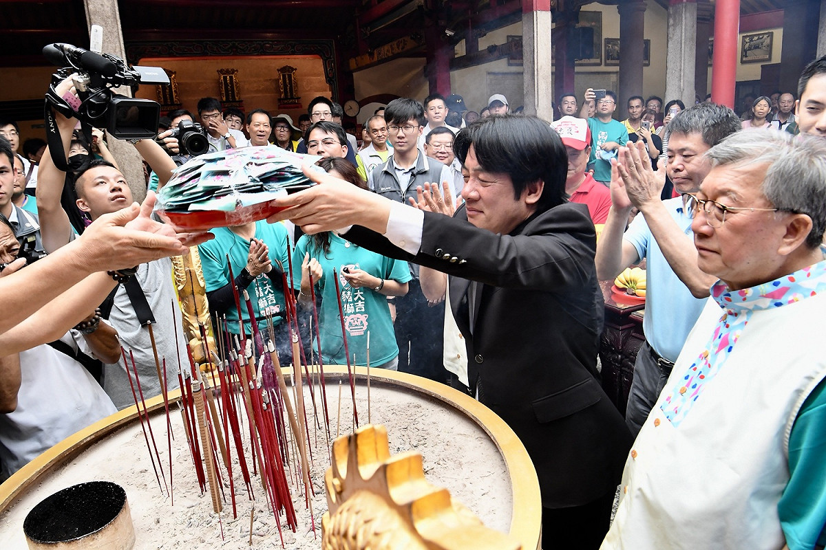 賴清德表示，義民的「團結」精神是台灣最重要的文化資產之一，也是台灣現在最需要的力量。 圖：行政院/提供