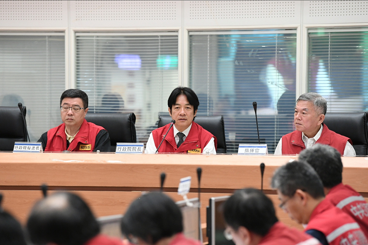 賴清德今（26）日到中央災害應變中心視察。 圖：行政院提供