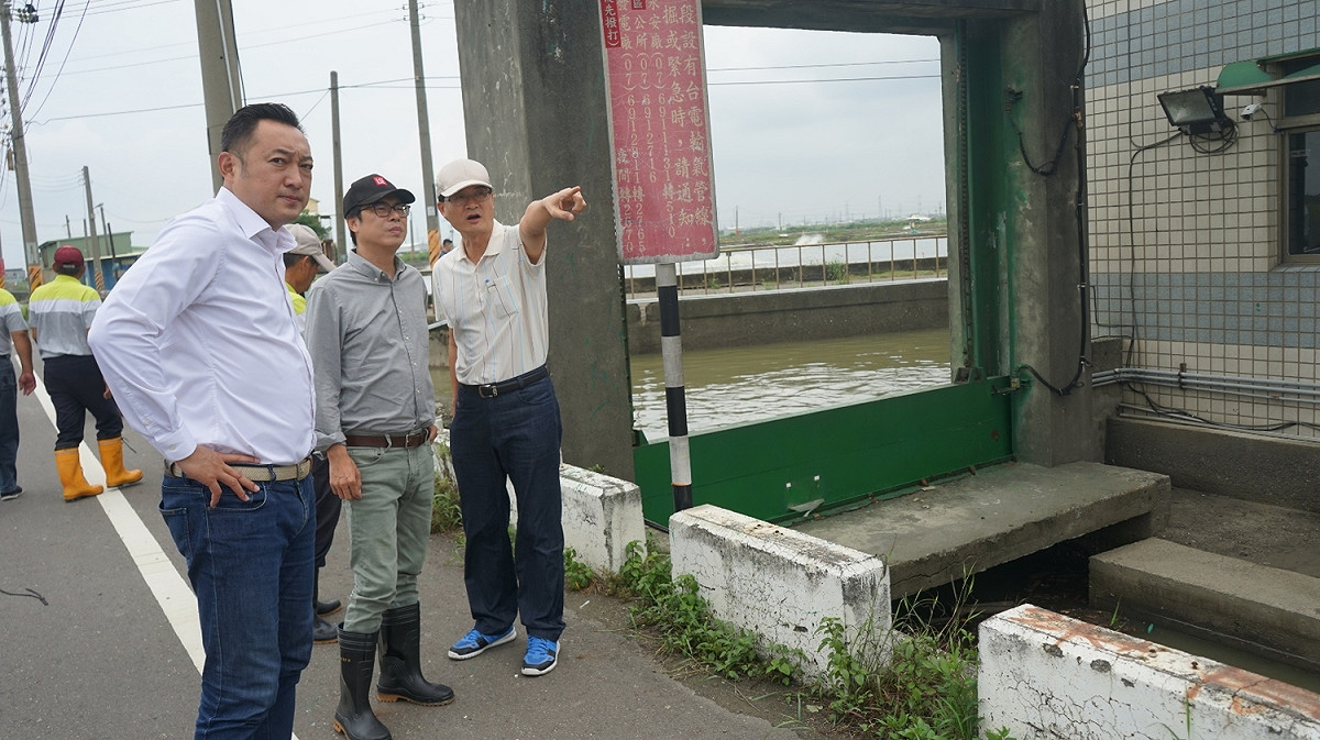 陳其邁獲農委會允諾就梓官蔬菜冷凍庫興建。 圖：陳其邁辦公室提供