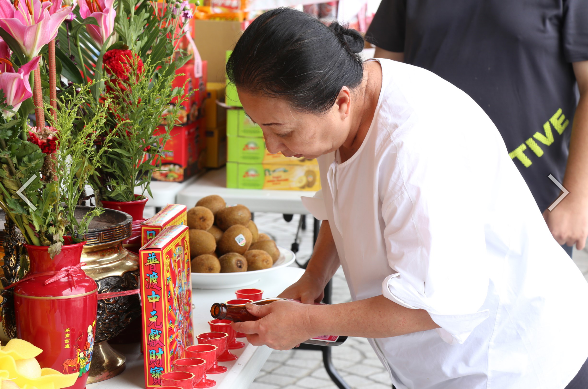 請好兄弟享用祭品，不要危害人間。 圖：嘉義縣政府提供