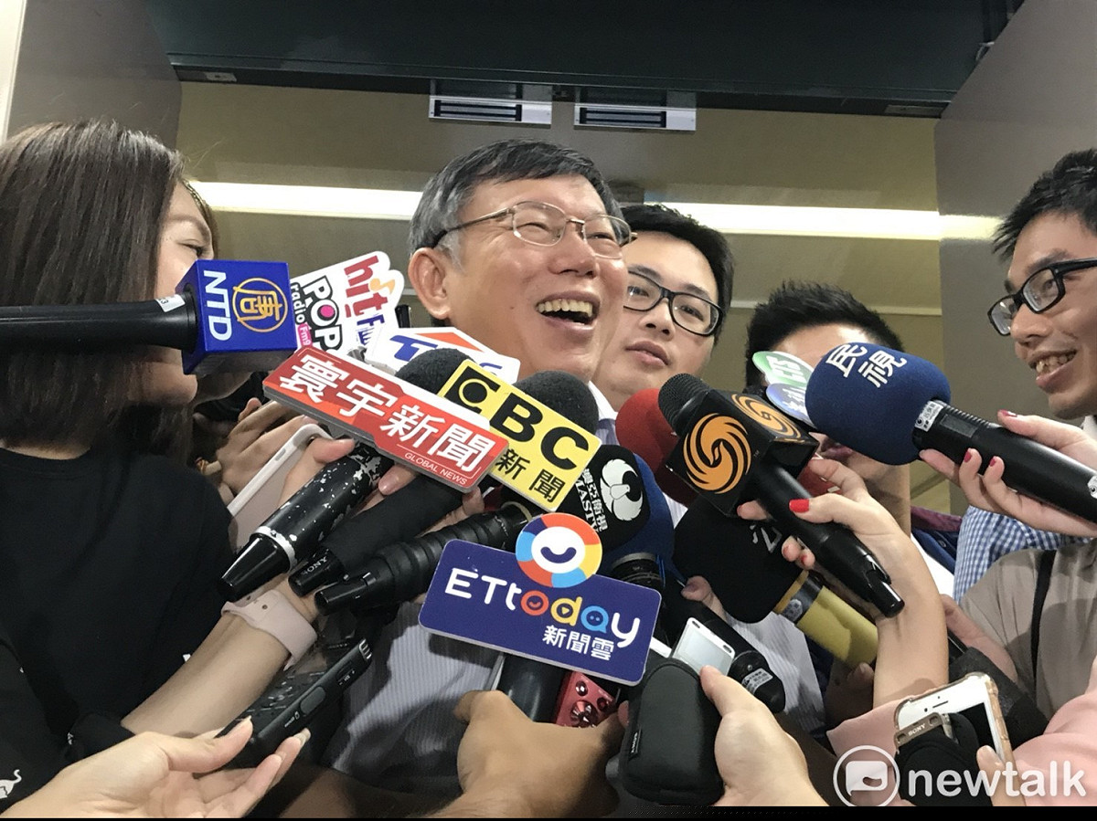 柯文哲因為全面停發重陽敬老金，民調大幅下滑，但他自豪表示自己「比一般政治人物堅持得更多」。 圖 : 周煊惠 / 攝，資料照片